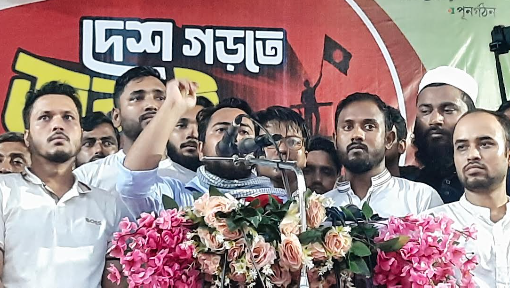 ৫ আগস্ট উদ্‌যাপনে ‘জুলাই সনদ’ চাই:  নাহিদ ইসলাম