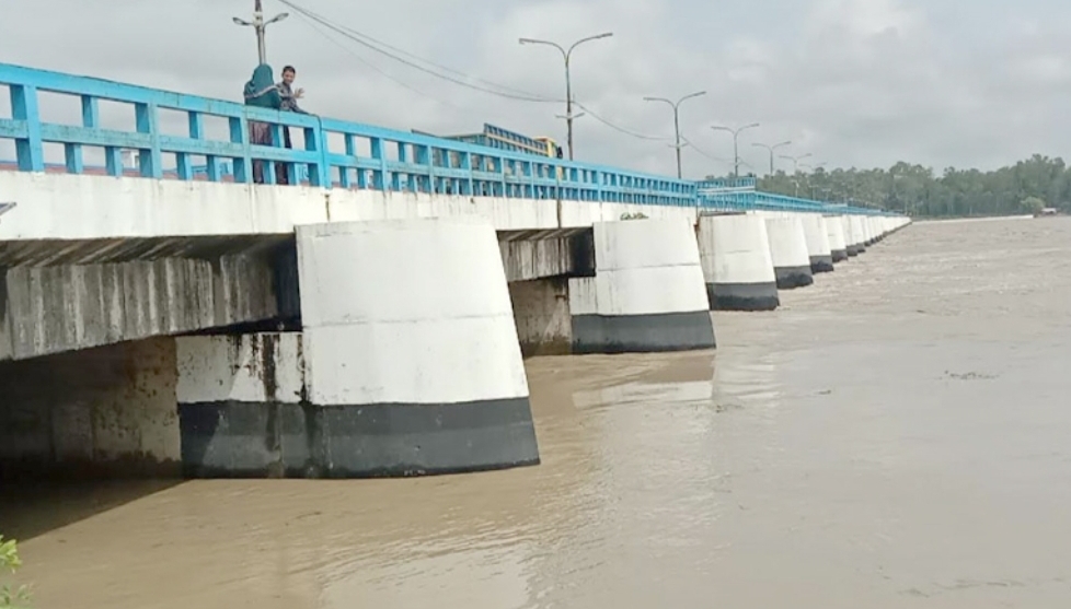উজান ঢল ও ভারি বর্ষণে তিস্তা নদীর পানি বিপৎসীমার ওপরে, নিম্নাঞ্চল বন্যার কবলে