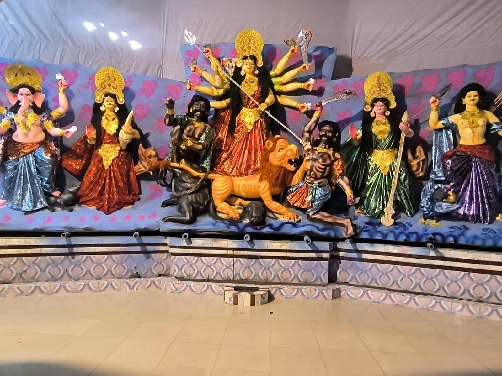 ডিমলায় ৭৬ মণ্ডপে প্রতিমা স্থাপন, আলোর ঝলকানিতে শারদীয় দুর্গোৎসব মাতোয়ারা