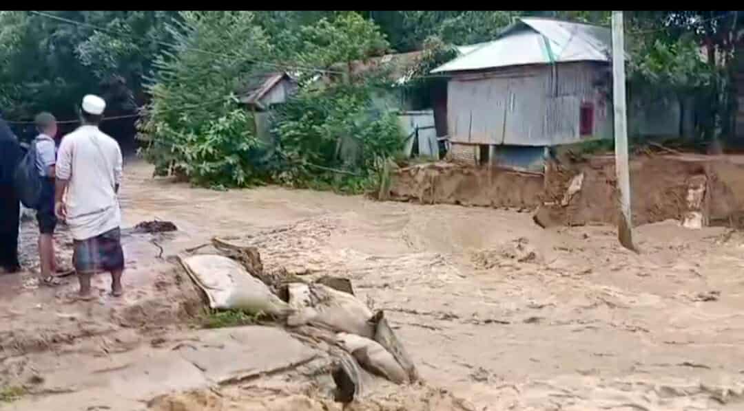 শেরপুরে নদ-নদীর পানি বৃদ্ধি, মহারশি নদীর বাঁধ ভেঙে ১০ গ্রাম প্লাবিত