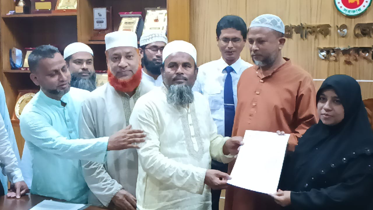 জুলাই সনদ বাস্তবায়নের দাবিতে জয়পুরহাটে জামায়াতের বিক্ষোভ ও স্মারকলিপি