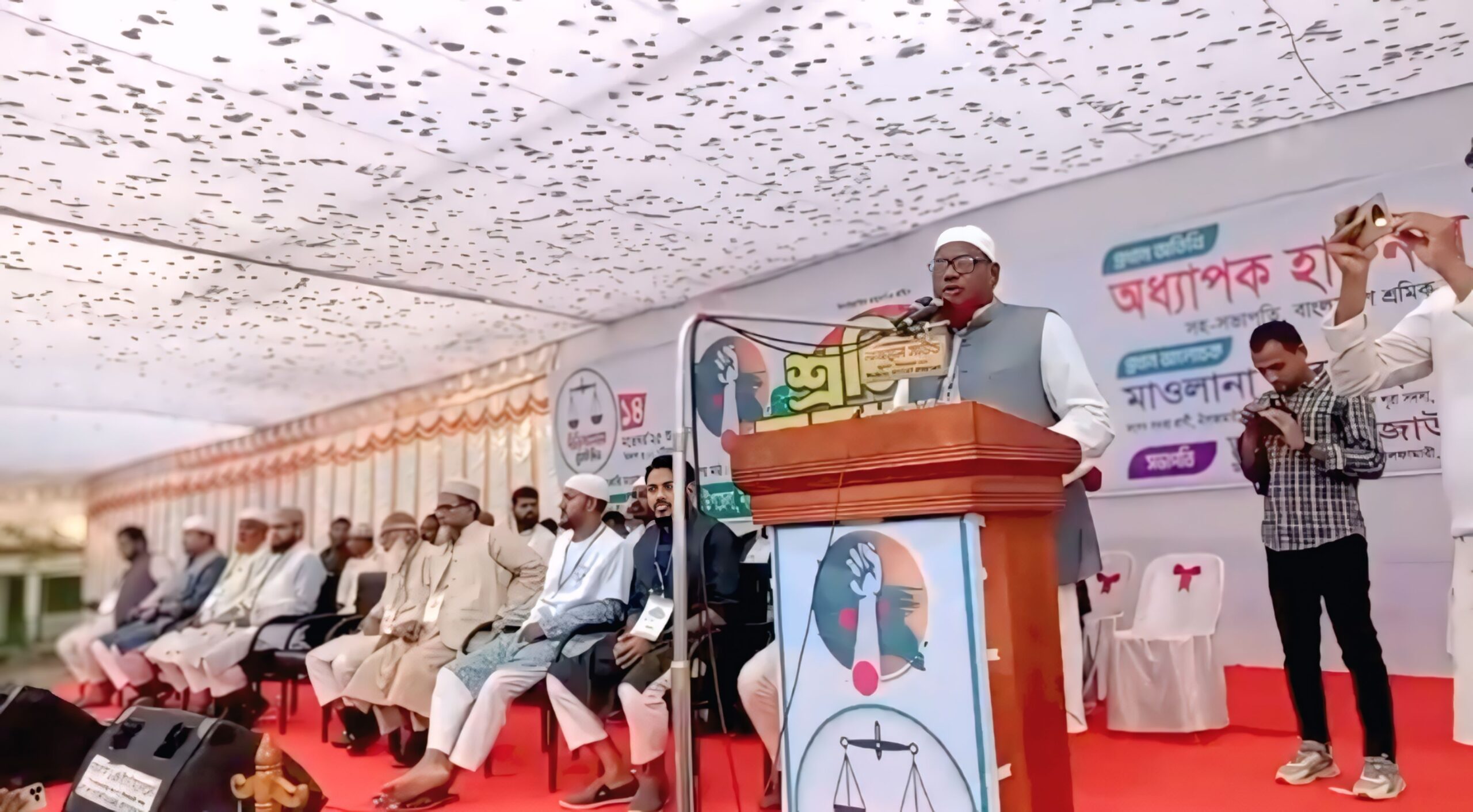 জলঢাকায় শ্রমিক কল্যাণ ফেডারেশনের জমকালো শ্রমিক সমাবেশ