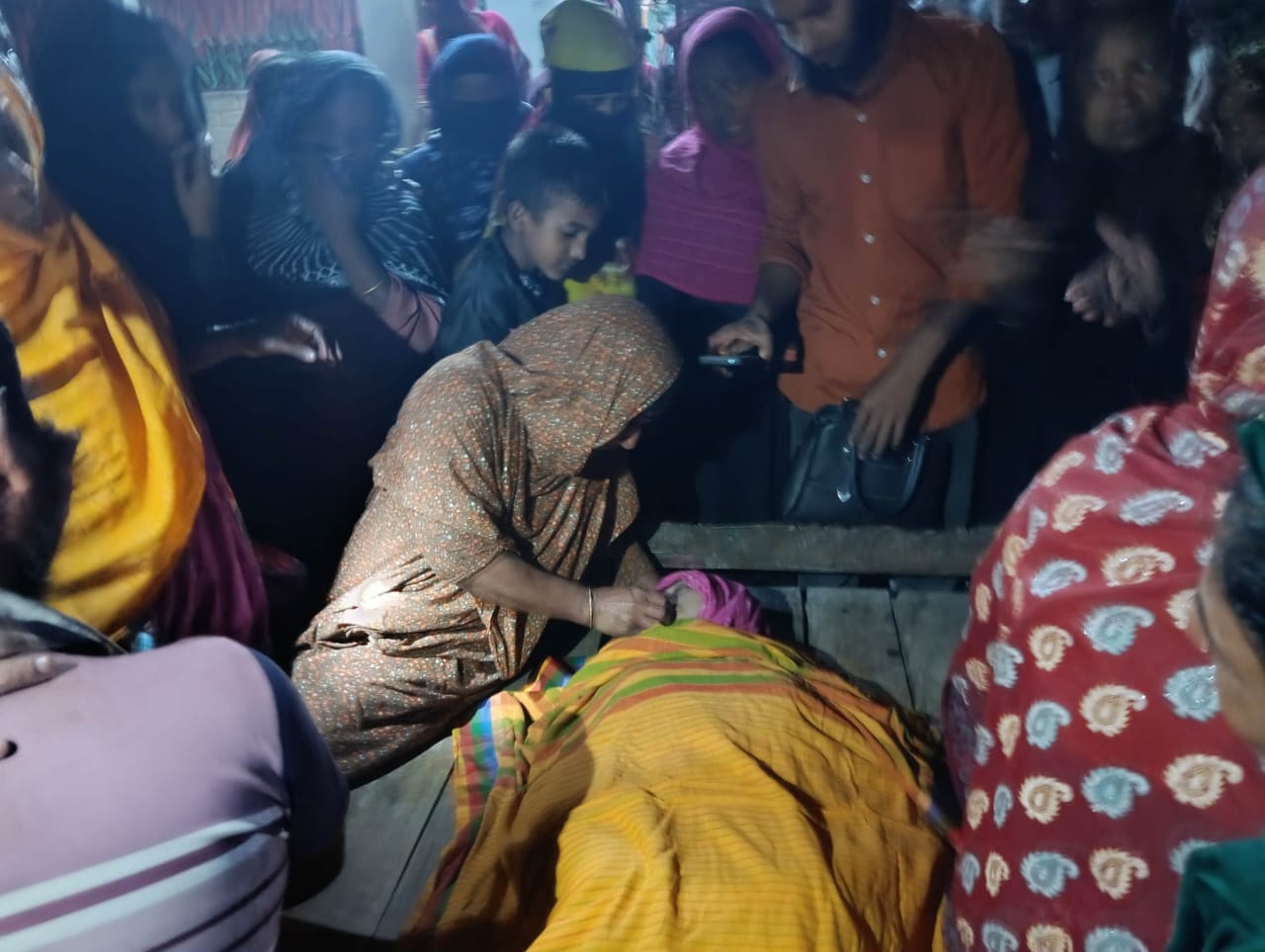 মেহেরপুরে পদ্মফুল তুলতে গিয়ে একই পরিবারের চার শিশুর করুণ মৃত্যু