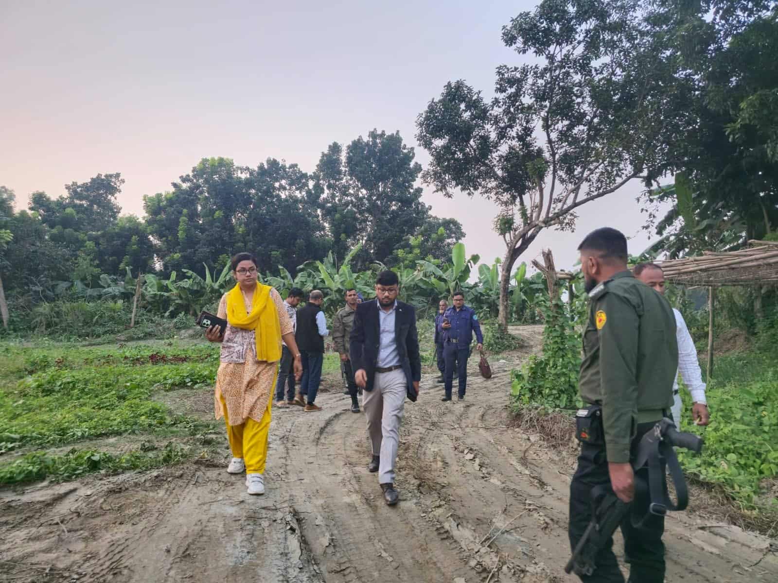 দেলদুয়ারে অবৈধ মাটি উত্তোলন বন্ধে মোবাইল কোর্টের অভিযান