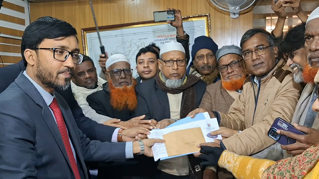 গোদাগাড়ী–তানোর-১ আসনে বিএনপি প্রার্থীর মনোনয়ন ফরম উত্তোলন
