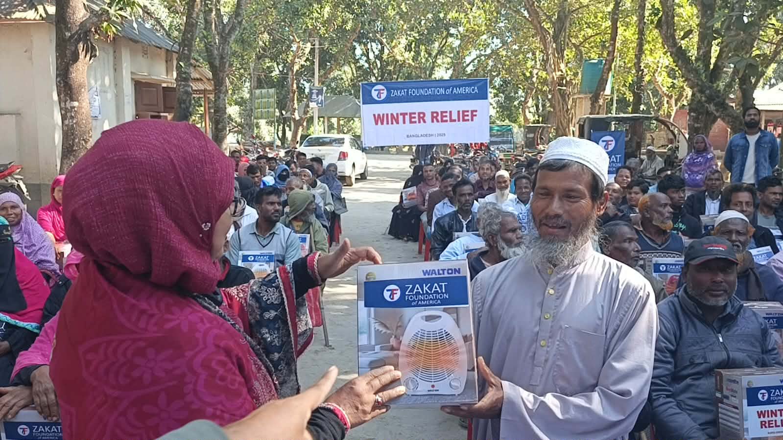 তীব্র শীতে স্বস্তি যাকাত ফাউন্ডেশনের উদ্যোগে পঞ্চগড়ে রুম হিটার বিতরণ