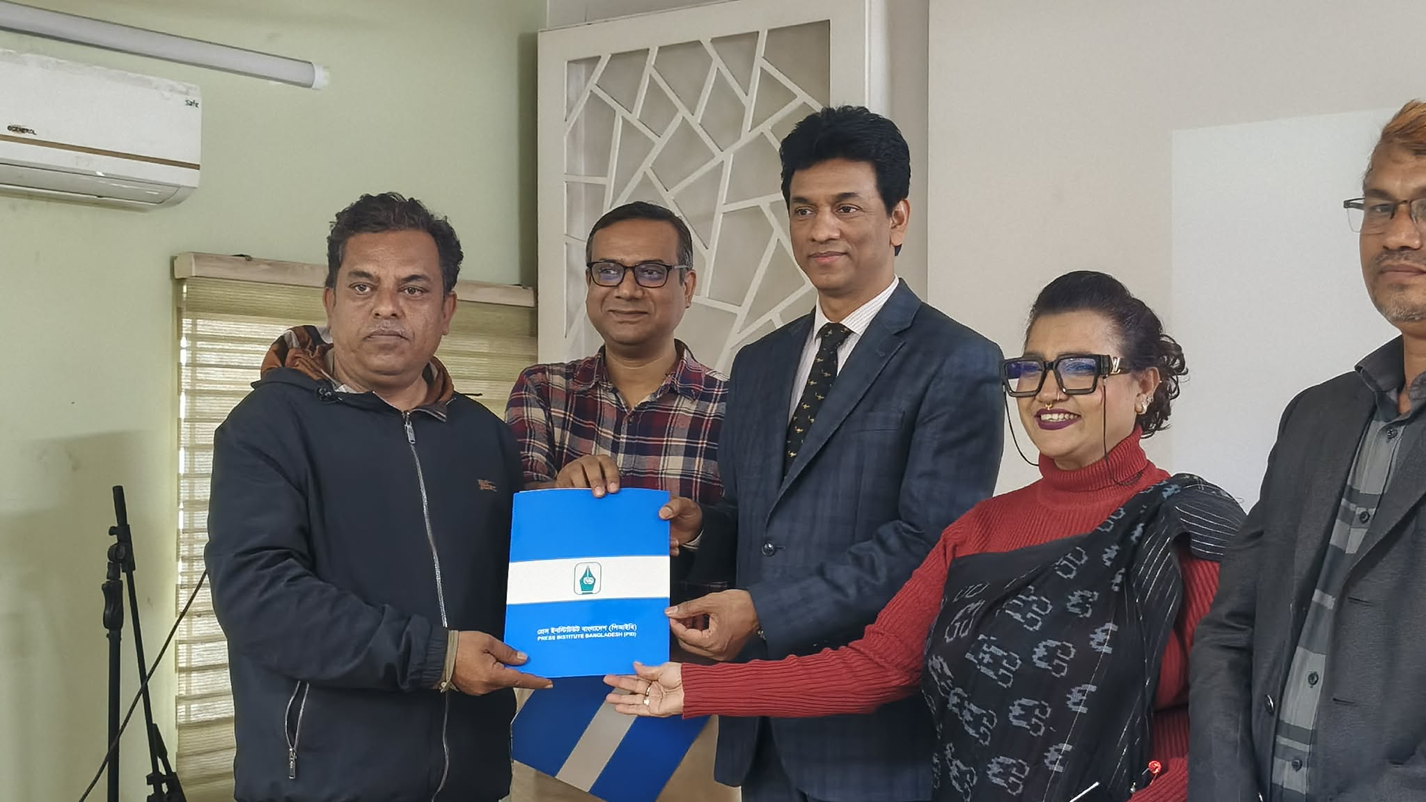 নির্বাচনকালীন সাংবাদিকতা বিষয়ে পঞ্চগড়ে পিআইবির দুই দিনব্যাপী প্রশিক্ষণ সমাপ্ত