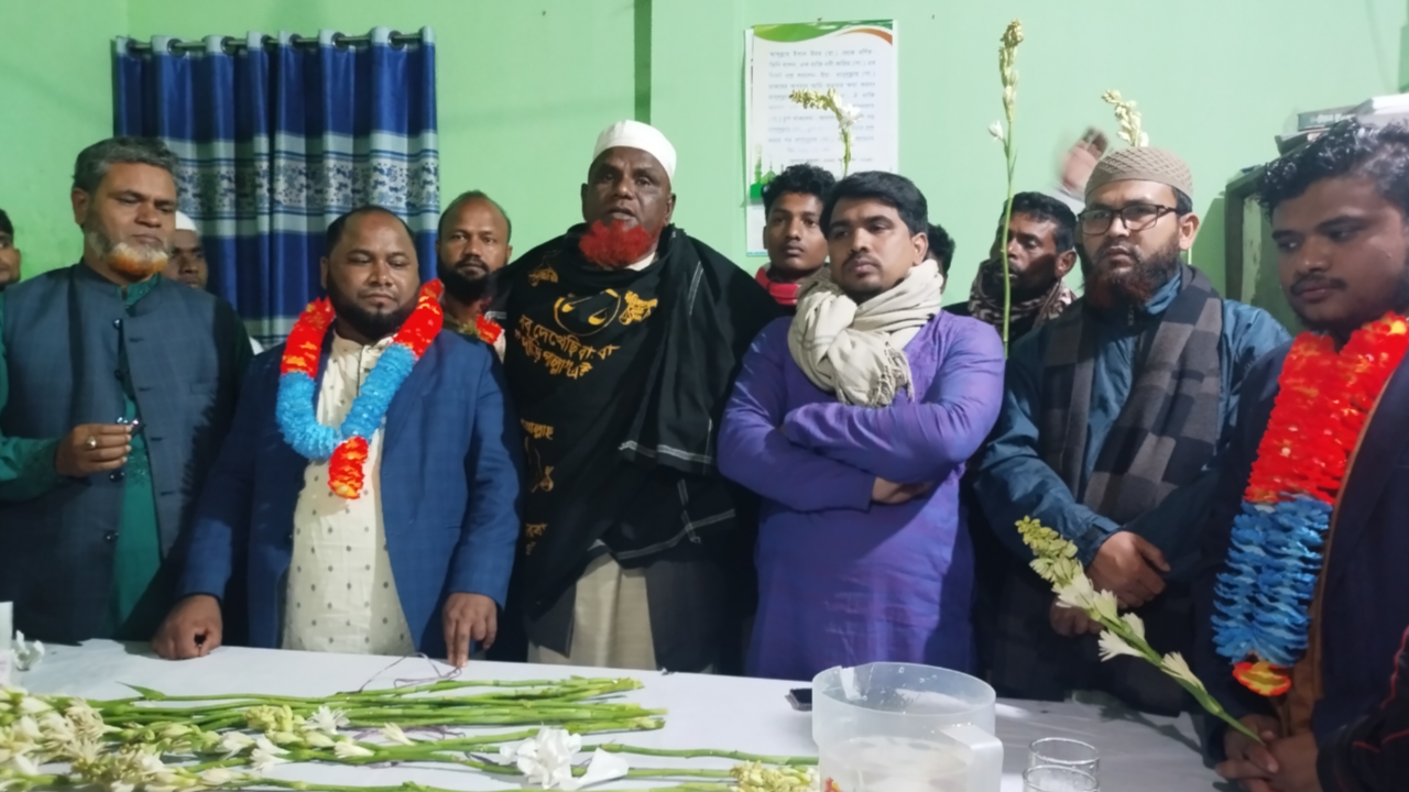জলঢাকায় গণ ও যুব অধিকারের শতাধিক নেতা কর্মী জামায়াতে যোগদান