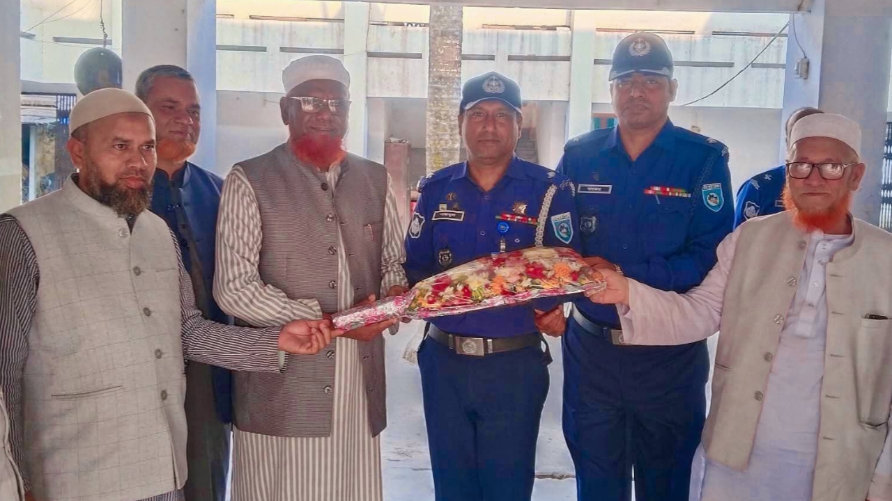 জলঢাকায় থানা পরিদর্শনে এমপি ওবায়দুল্লাহ সালাফী, আইনশৃঙ্খলা জোরদারে সমন্বিত উদ্যোগের আহ্বান