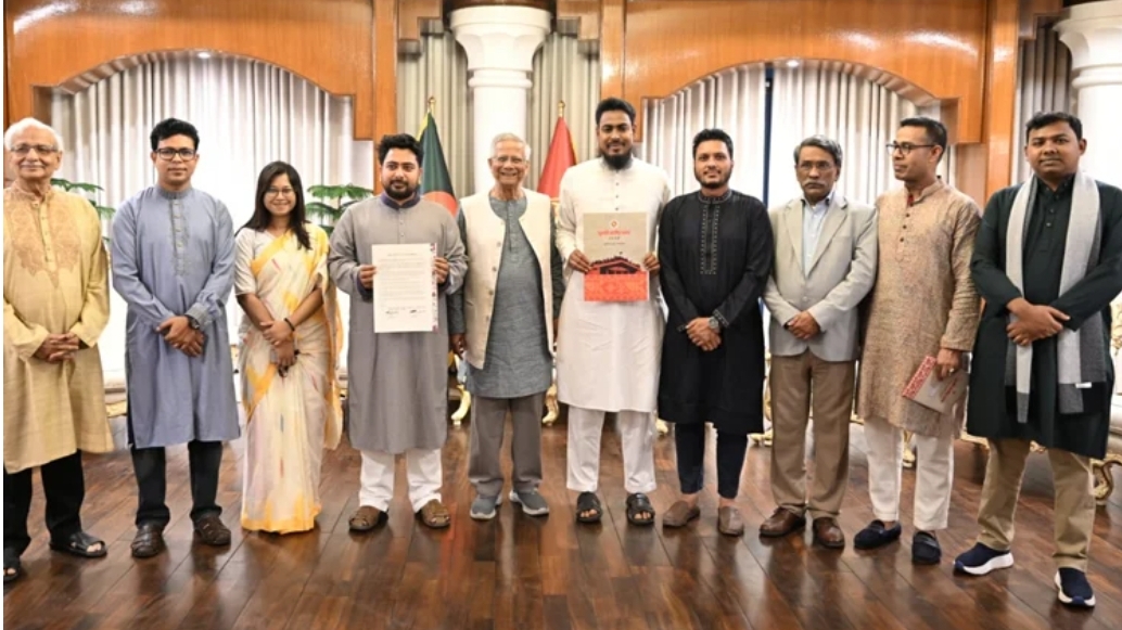 জুলাই জাতীয় সনদে এনসিপির স্বাক্ষর, ধন্যবাদ জানালেন প্রধান উপদেষ্টা 