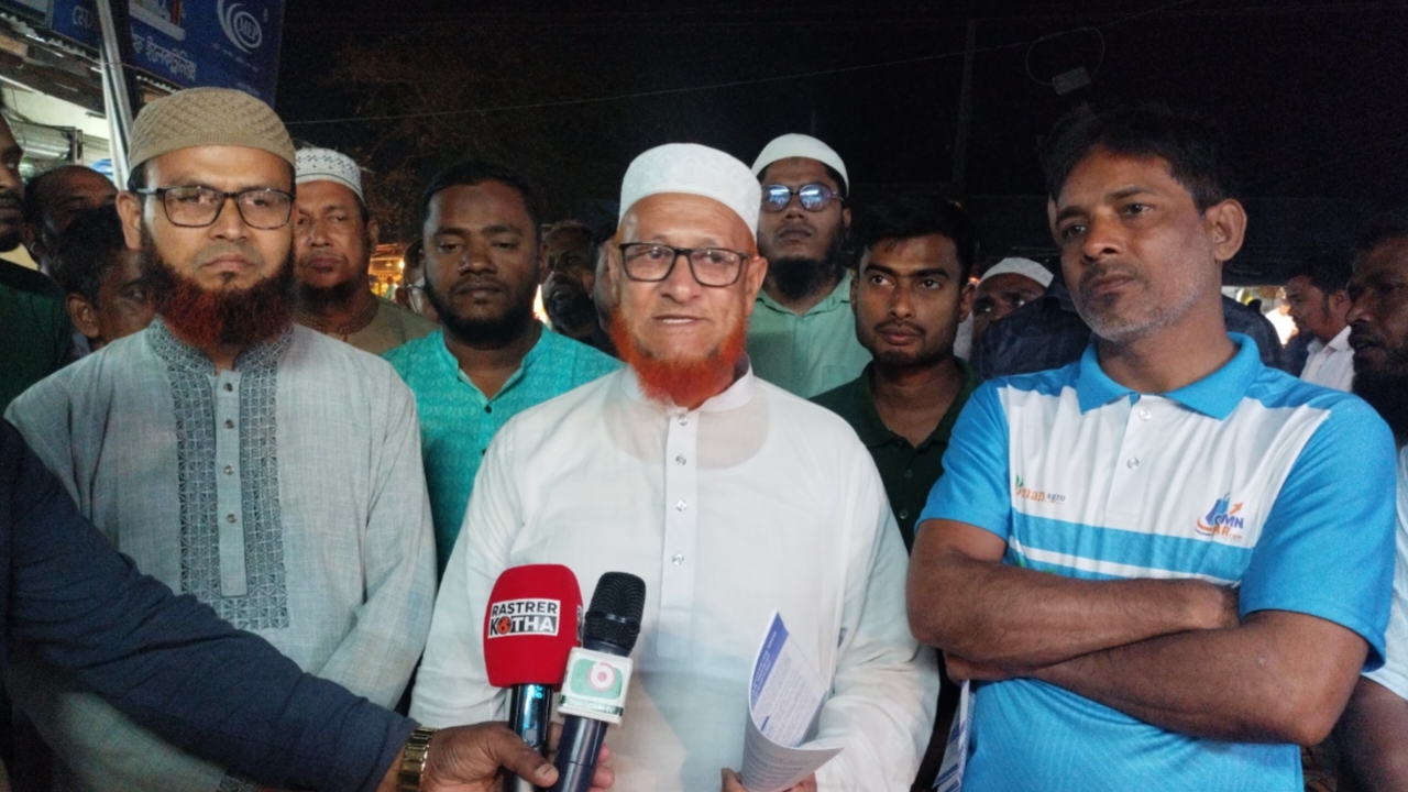 গণভোটের রায় বাস্তবায়নের দাবিতে জলঢাকায় গণসংযোগ ও লিফলেট বিতরণ