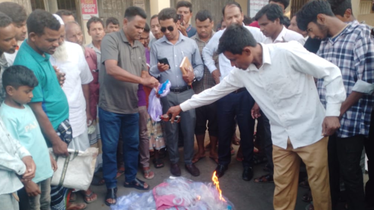 ডিমলায় নিষিদ্ধ কারেন্ট জাল ও মাছ জব্দ